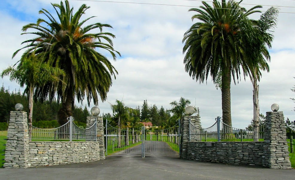 Paradise Stone Driveway Entrance